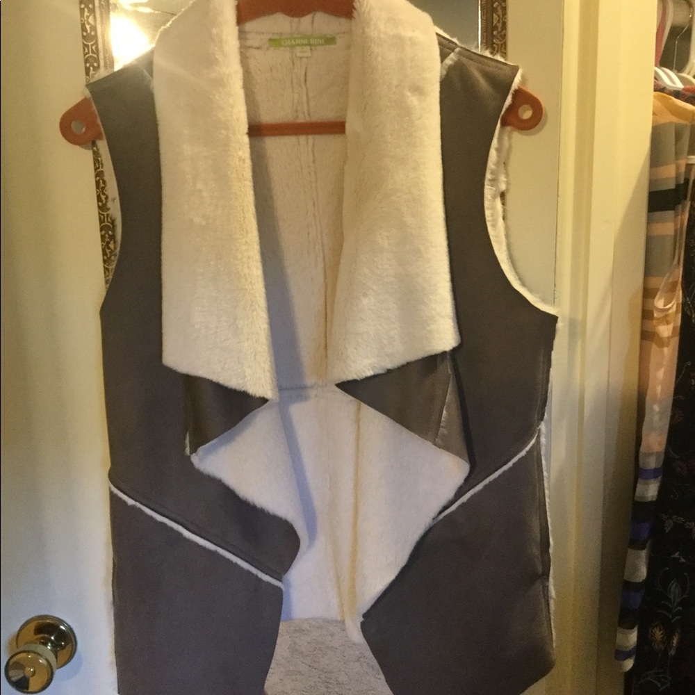 Wrap/Vest - image 1